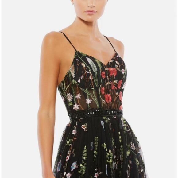 Mac Duggal Dress Women's Size 0 Black Floral Embroidered Beaded Maxi Gown - Picture 3 of 9